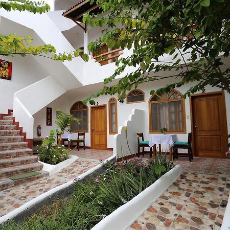 The Galapagos Pearl B&B Puerto Ayora  Dış mekan fotoğraf