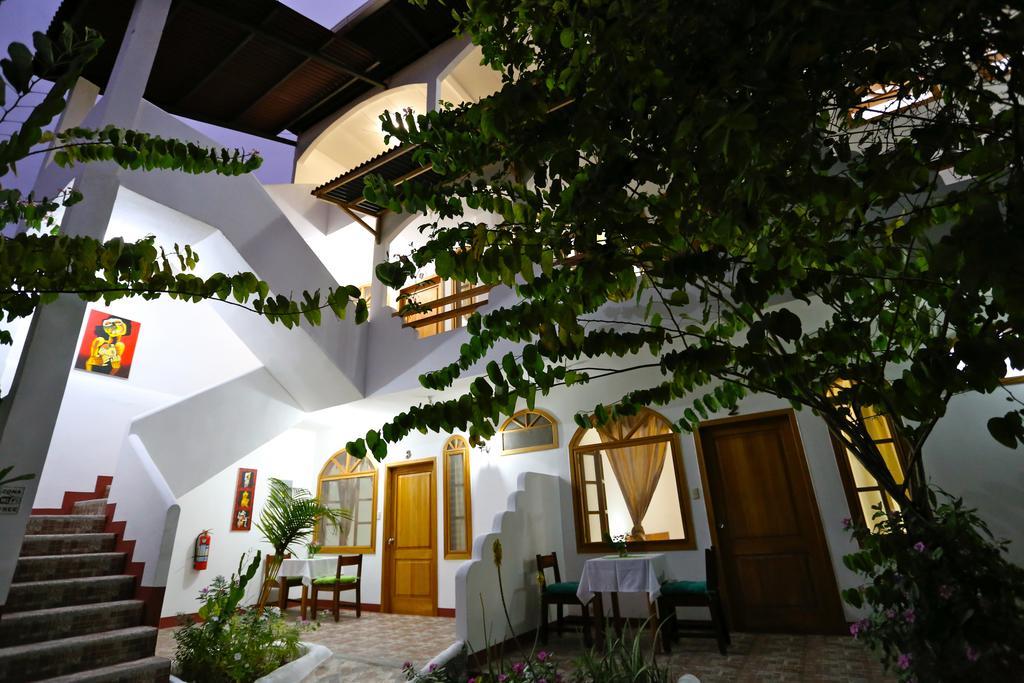 The Galapagos Pearl B&B Puerto Ayora  Dış mekan fotoğraf