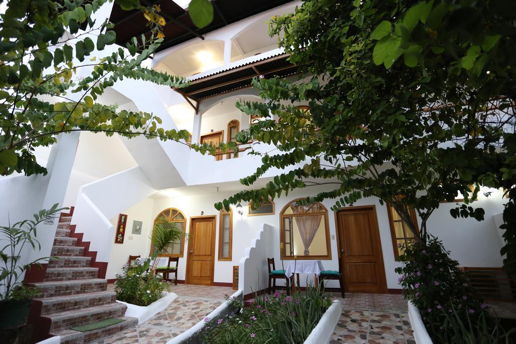 The Galapagos Pearl B&B Puerto Ayora  Dış mekan fotoğraf