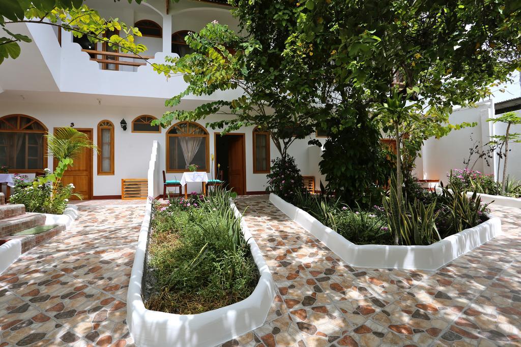 The Galapagos Pearl B&B Puerto Ayora  Dış mekan fotoğraf