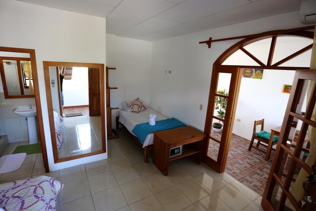 The Galapagos Pearl B&B Puerto Ayora  Dış mekan fotoğraf